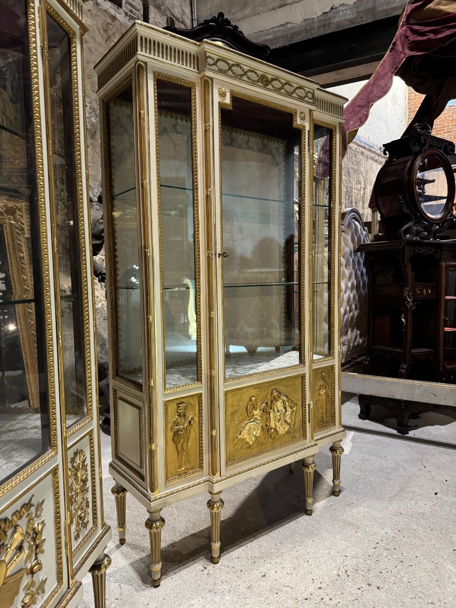 Pair Of Late 19th Century Display Cabinets In Painted And Gilded Wood In The Louis XVI Style-photo-4