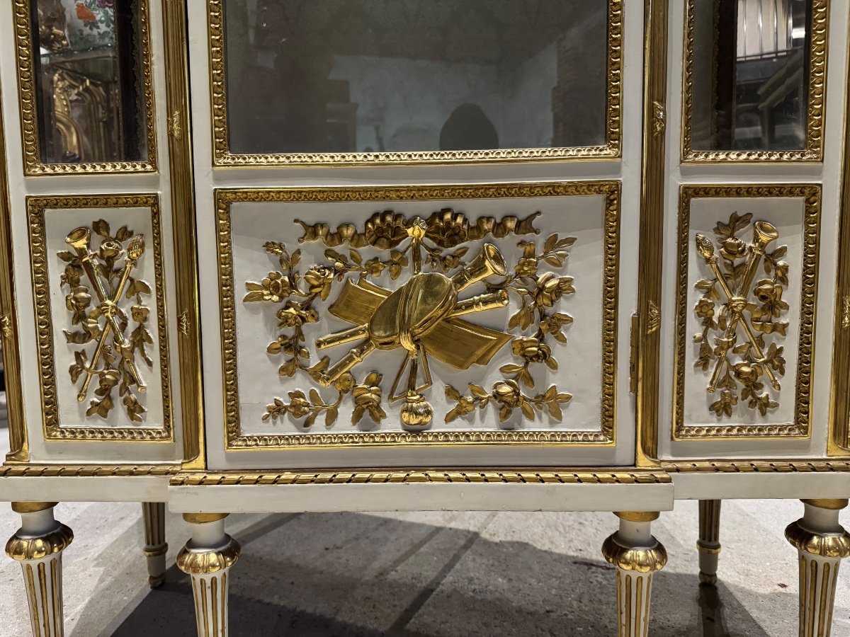 Pair Of Late 19th Century Display Cabinets In Painted And Gilded Wood In The Louis XVI Style-photo-3