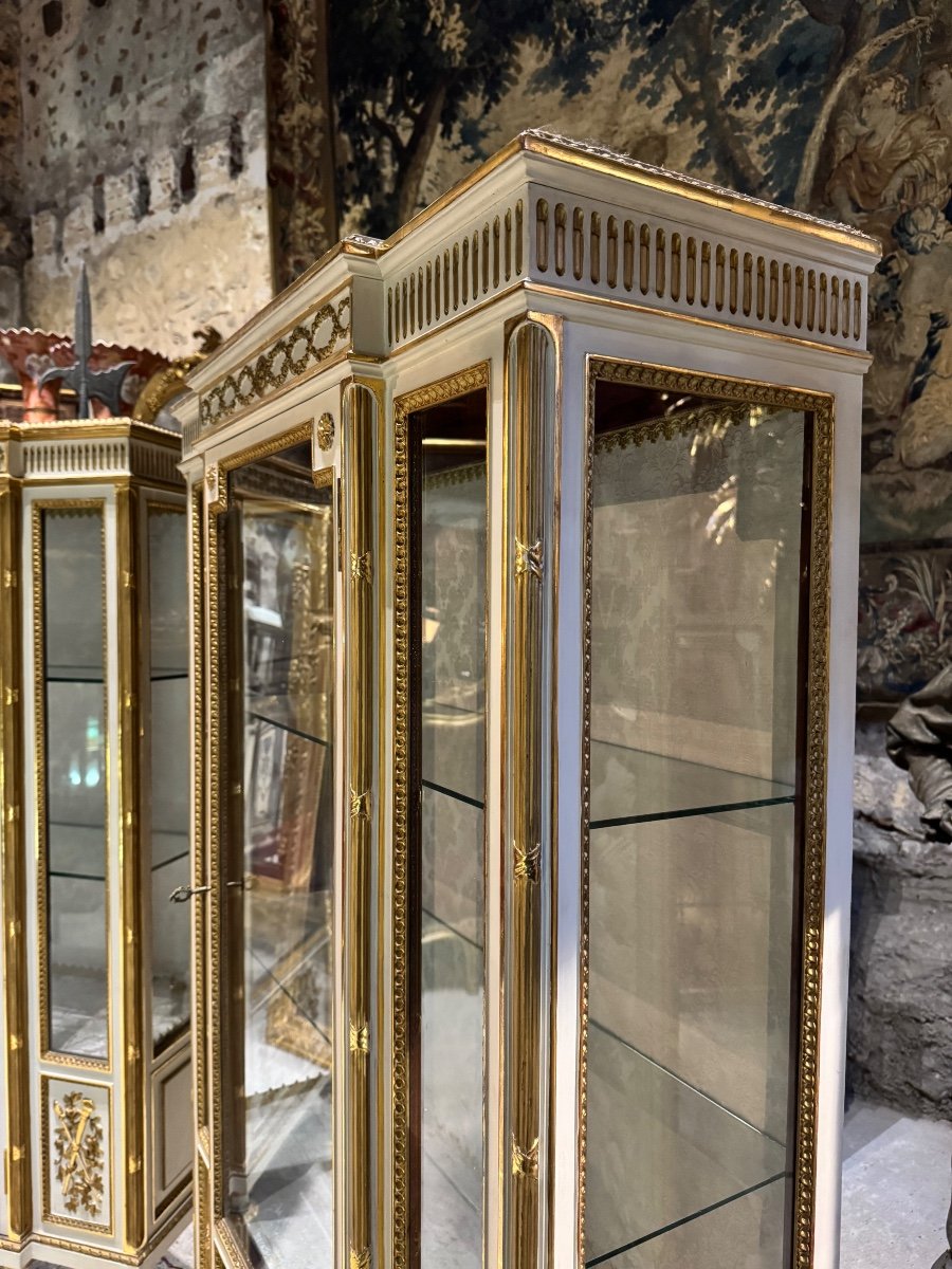 Pair Of Late 19th Century Display Cabinets In Painted And Gilded Wood In The Louis XVI Style-photo-5