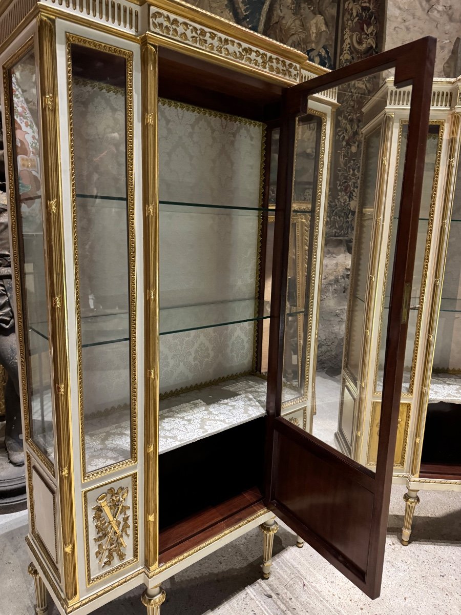 Pair Of Late 19th Century Display Cabinets In Painted And Gilded Wood In The Louis XVI Style-photo-8