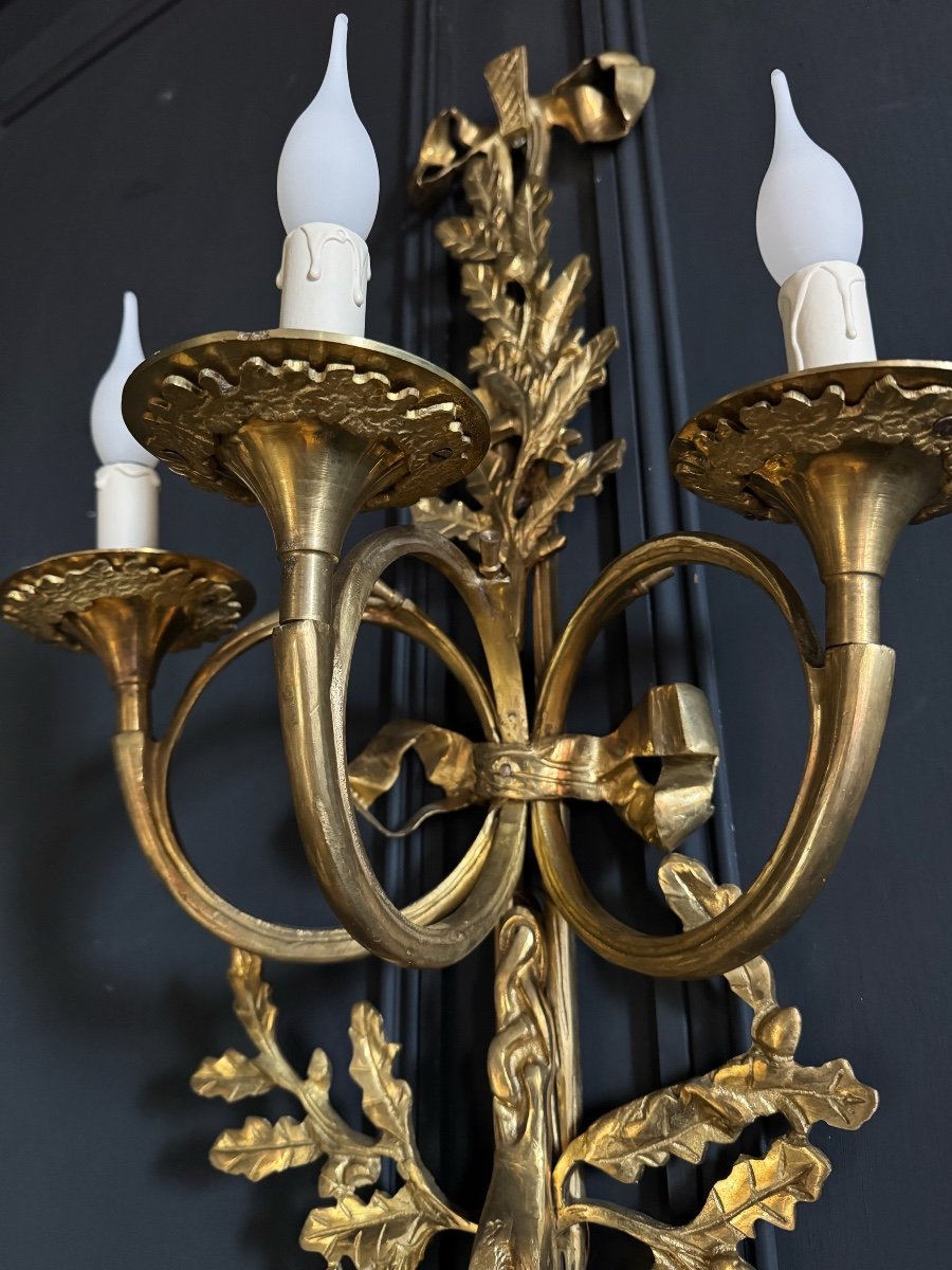 Pair Of Louis XVI Style Gilt Bronze Wall Lights With Hunting Horn Decor -photo-4