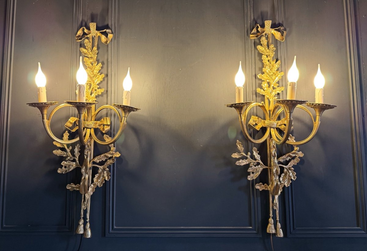 Pair Of Louis XVI Style Gilt Bronze Wall Lights With Hunting Horn Decor 