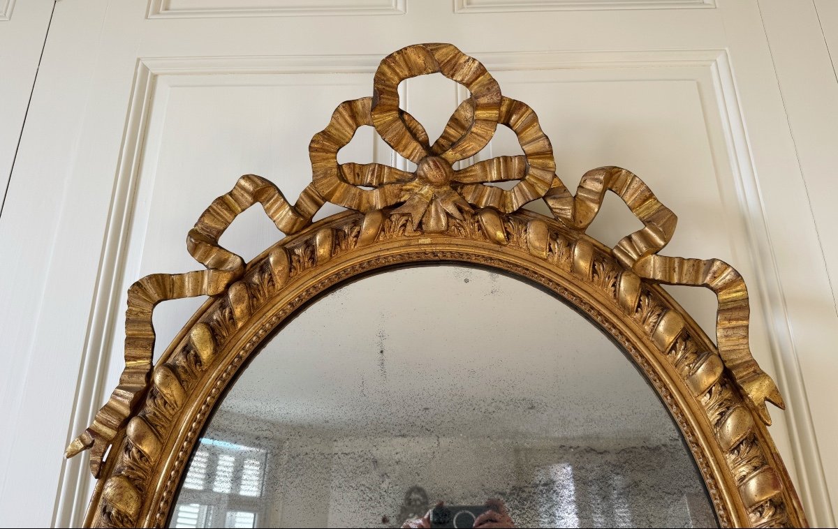 Oval Mirror From The Napoleon III Period In Gilded And Carved Wood With A Knot Decoration - 19th Century -photo-3