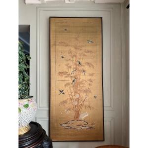 Silk / Framed Chinese Embroidery From The 19th Century Representing Birds And Butterflies 