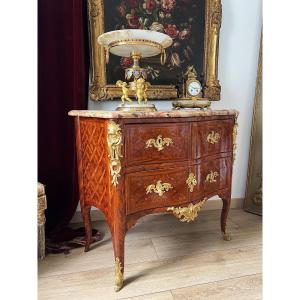 Louis XV Period Sauteuse Chest Of Drawers In Marquetry And Gilt Bronze - 18th Century