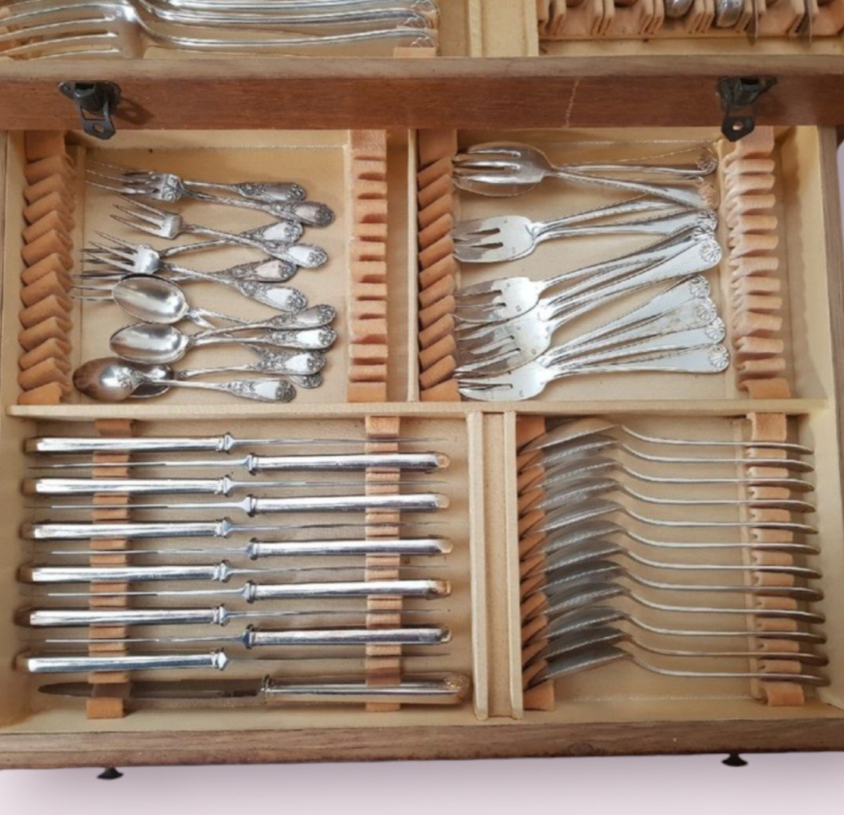 Complete Apollo Cutlery Set 114 Pieces In Silver Metal With Its Original Box-photo-2