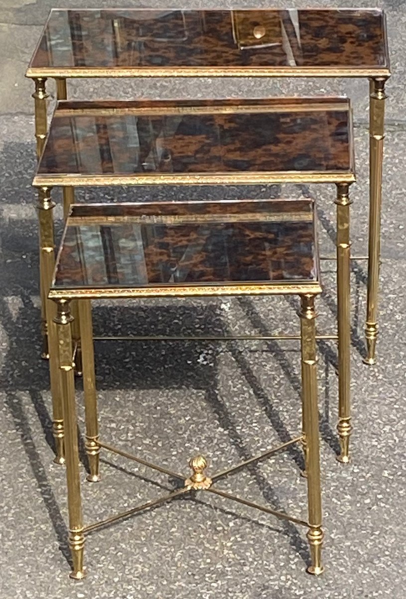 1970′ Set Of 3 Maison Baguès Nesting Tables In Gilded Bronze, 3 Old Oxidized Mirror Tops-photo-3