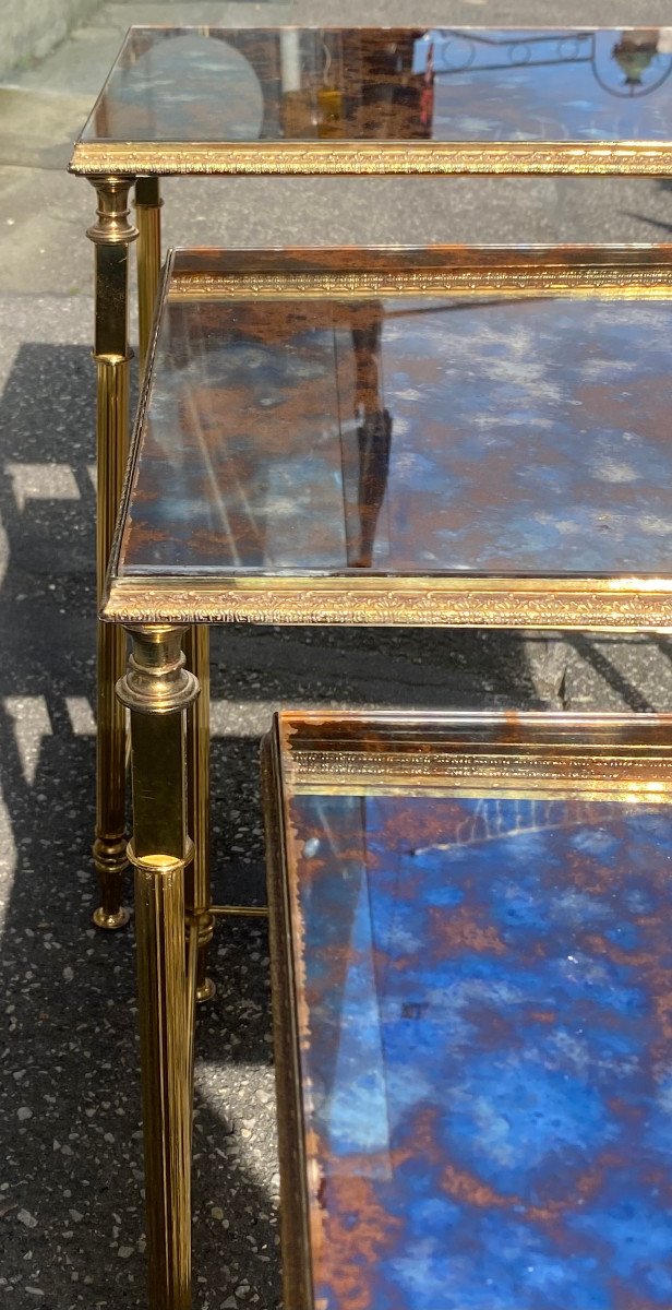 1970′ Set Of 3 Maison Baguès Nesting Tables In Gilded Bronze, 3 Old Oxidized Mirror Tops-photo-2