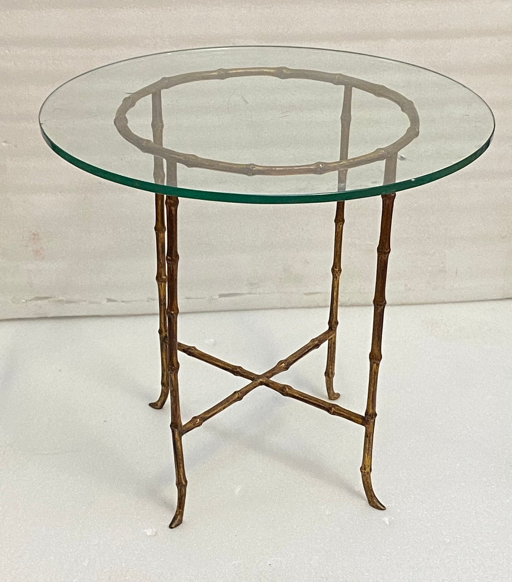 1970′ Guéridon Style Maison Baguès Décor Bambou En Bronze Doré Avec Plateau Verre H 50 ø 37 Cm