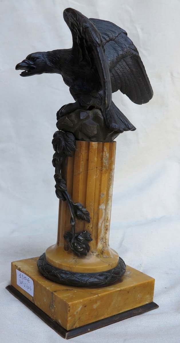 Bronze Imperial Eagle Watch Holder On Siena Marble Column-photo-1