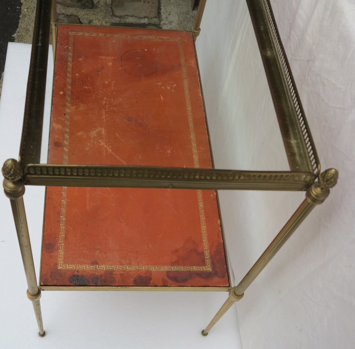 1970 'bronze Shelf With Maison Baguès Gallery And 2 Glass Trays And Sheathed In Beige Leather-photo-1