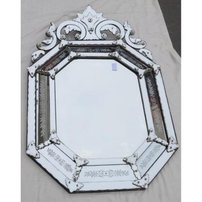 Venice Octagonal Mirror With Mercury Tain Fronton With Engraved Flowers