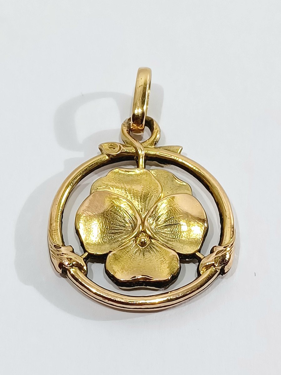 Gold Clover Pendant-photo-2