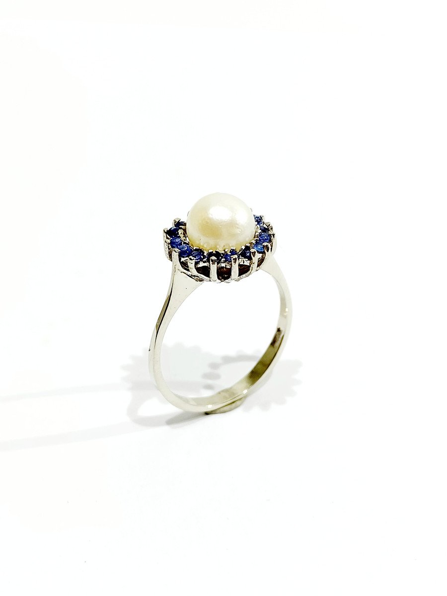 White Gold, Pearl And Sapphires Ring