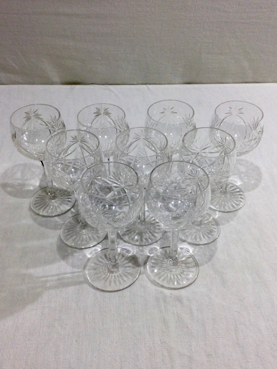 Baccarat – 9 Baccarat Crystal White Wine Glasses 