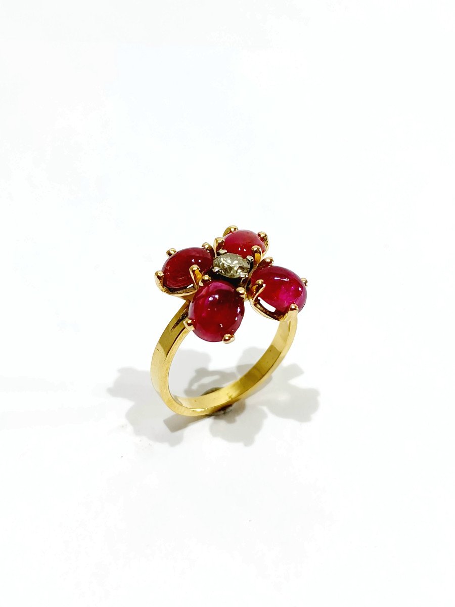 Bague En Or, Rubis Et Diamants 