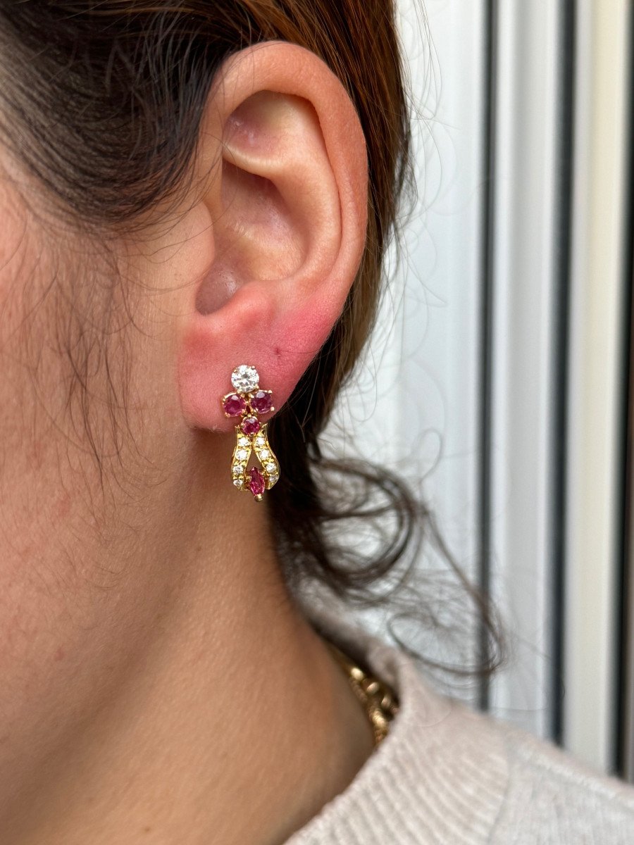 Paire De Boucle d'Oreille En Or, Rubis et Diamants  -photo-7