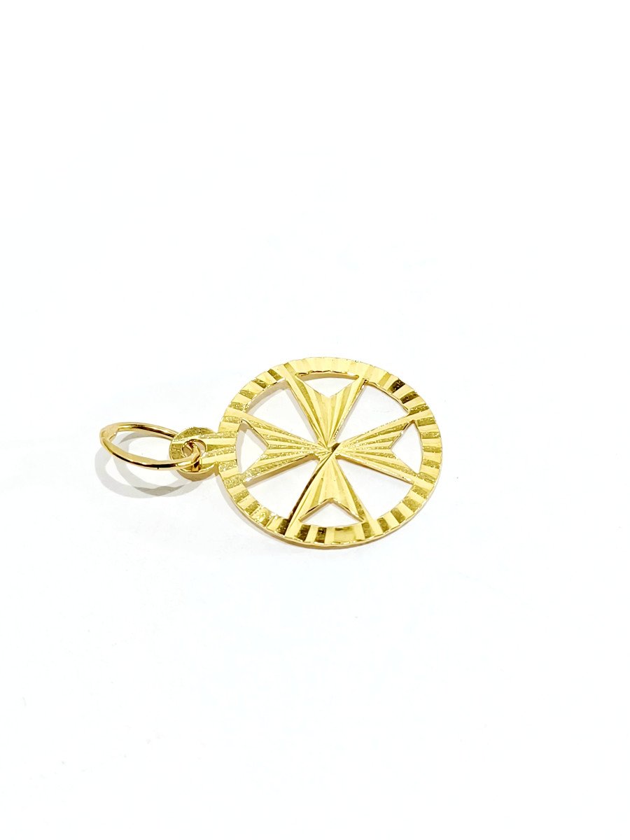 Yellow Gold Maltese Cross Pendant -photo-4