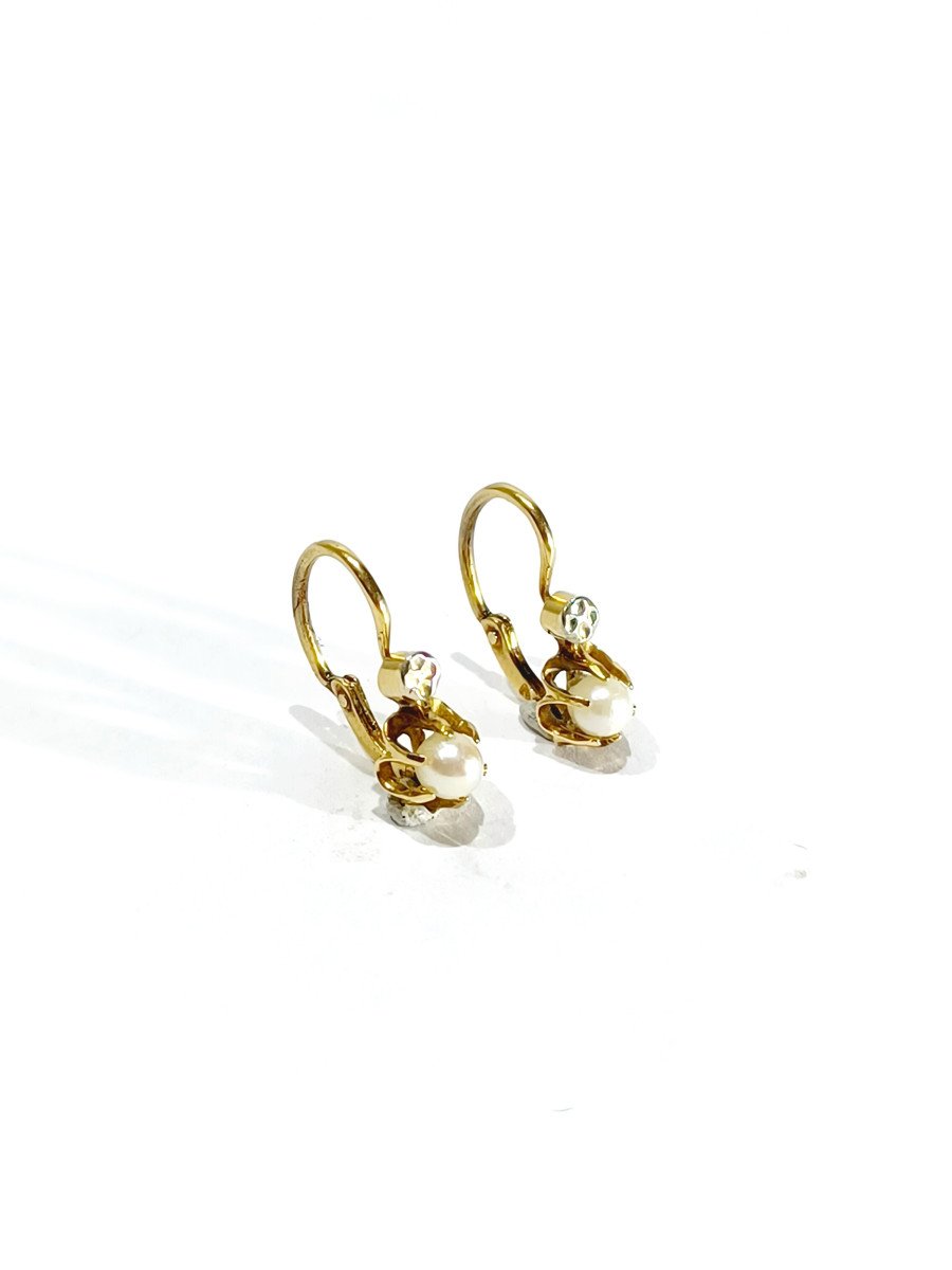 Pair Of Gold And Pearl Earrings  -photo-3