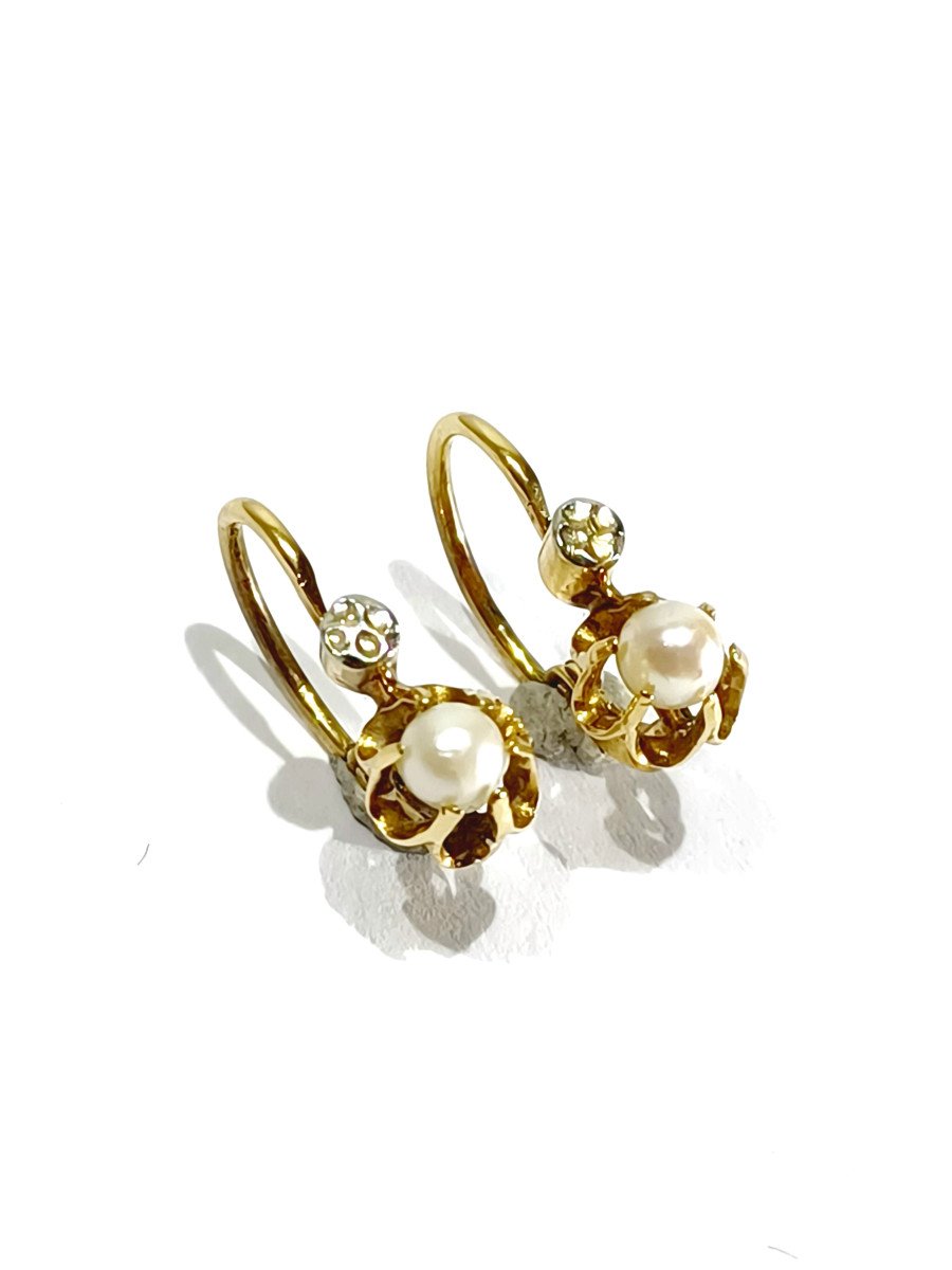 Pair Of Gold And Pearl Earrings  -photo-5