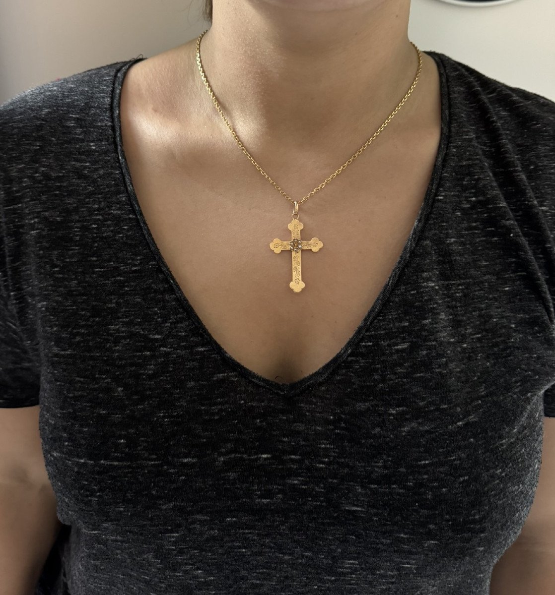 Rose Gold And Pearl Cross -photo-7