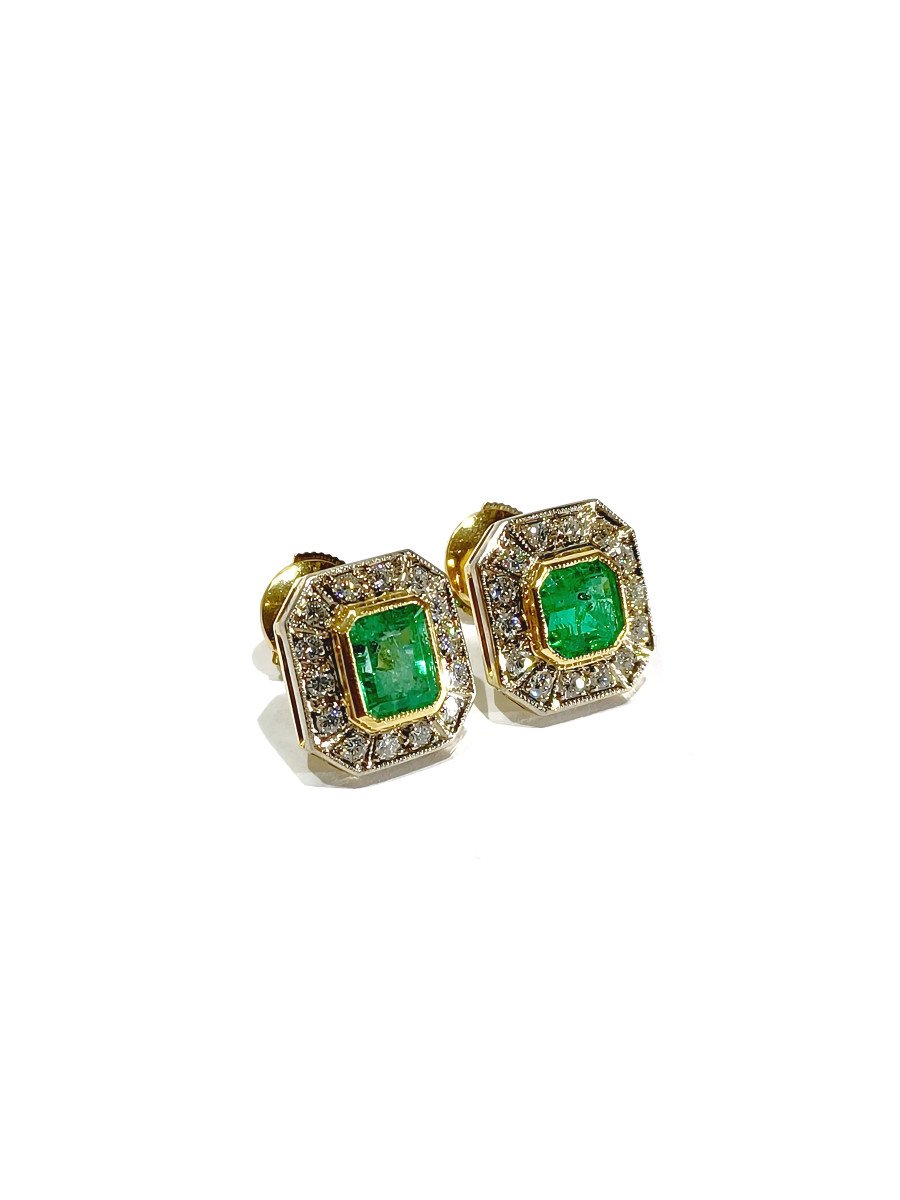 Pair Of Diamond And Emerald Earrings-photo-2