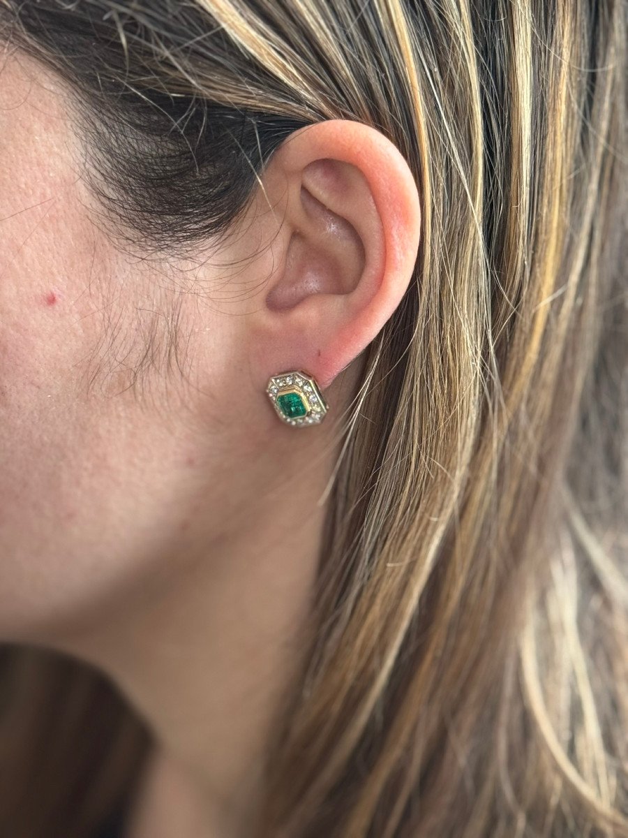 Pair Of Diamond And Emerald Earrings-photo-6