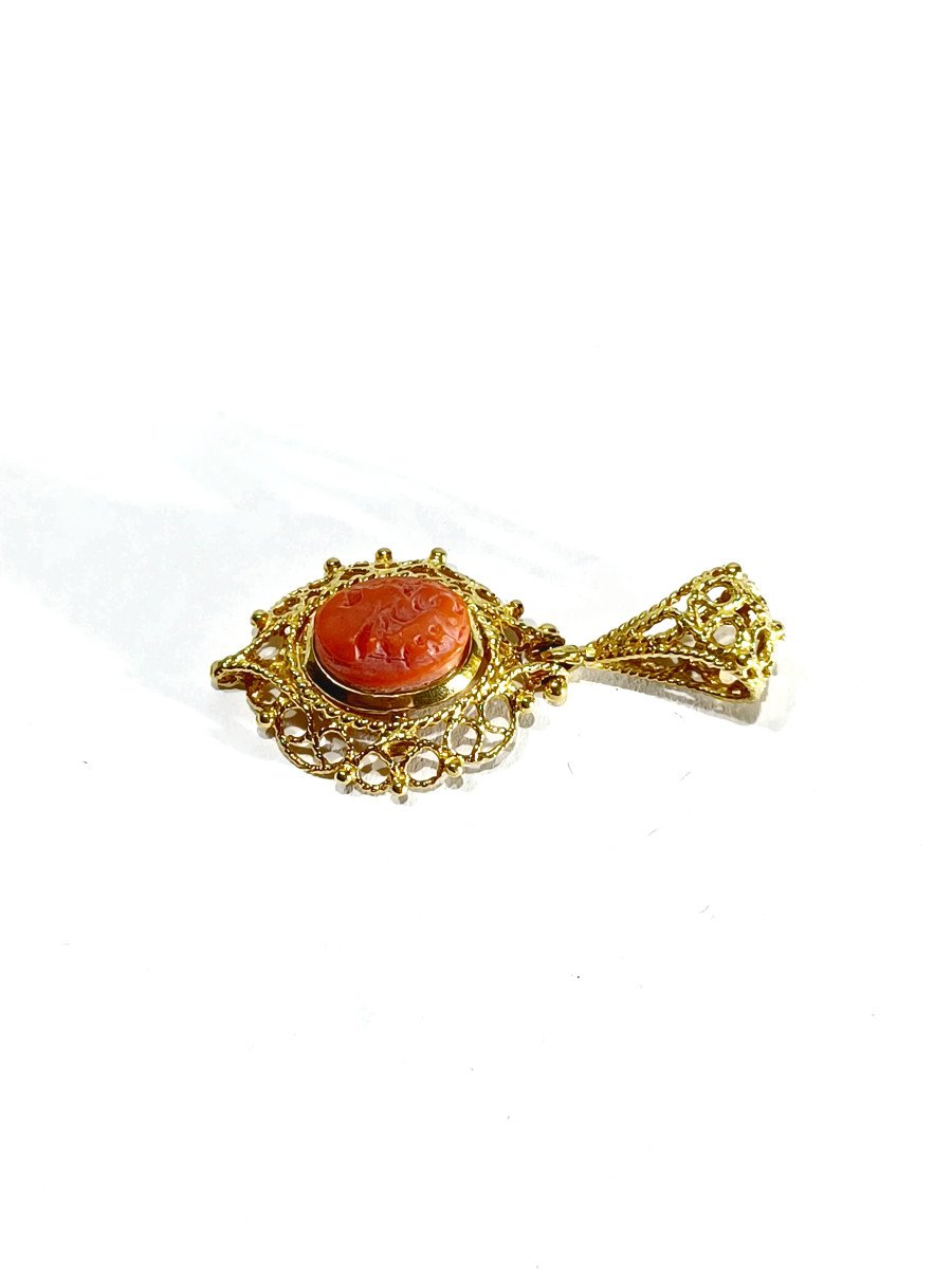 Gold And Coral Cameo Pendant-photo-2