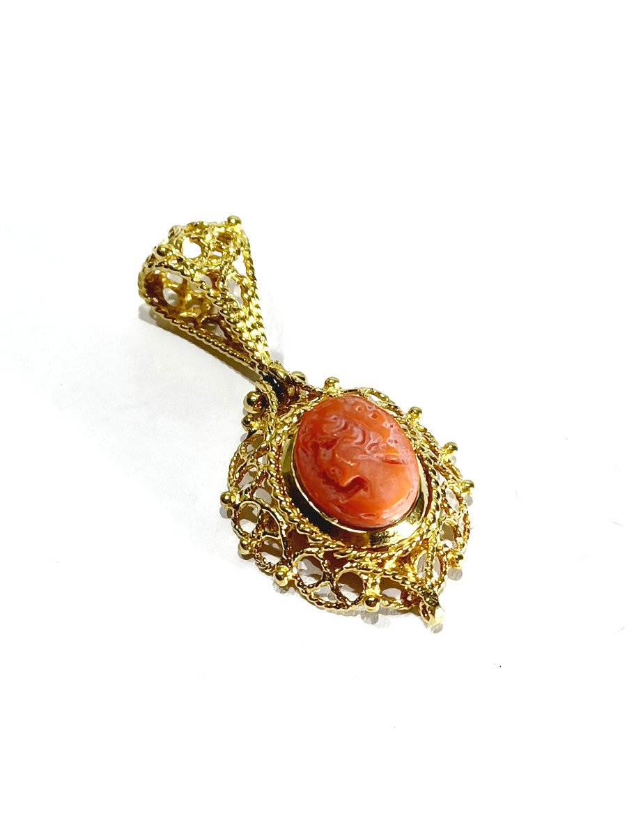 Gold And Coral Cameo Pendant-photo-2