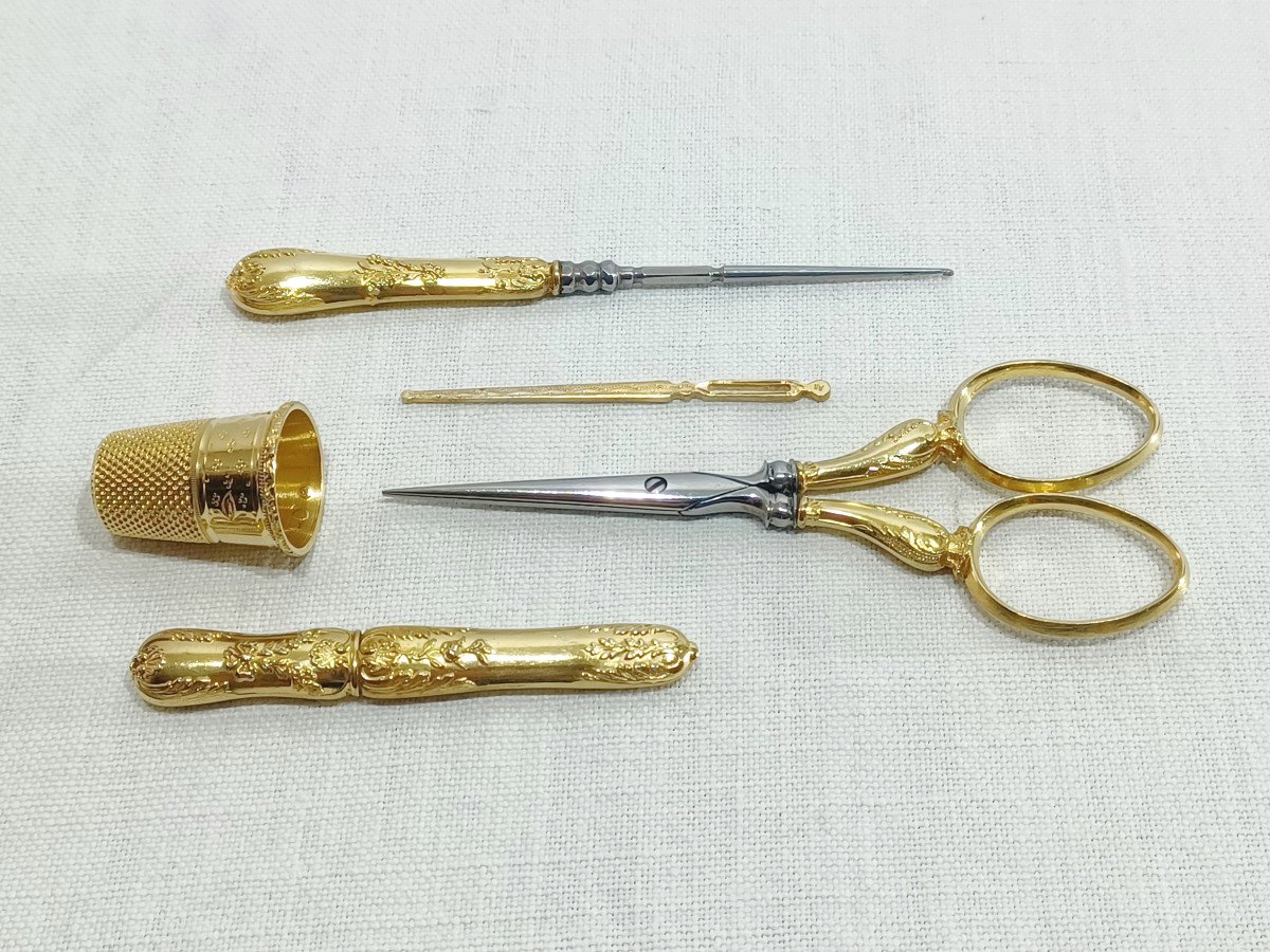 Gold Sewing Kit And Ivory Box-photo-1