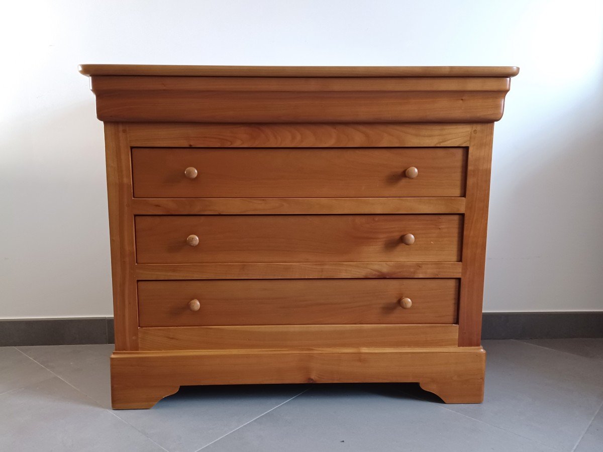 Cherrywood Chest Of Drawers With Four Drawers 