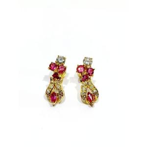 Paire De Boucle d'Oreille En Or, Rubis et Diamants  