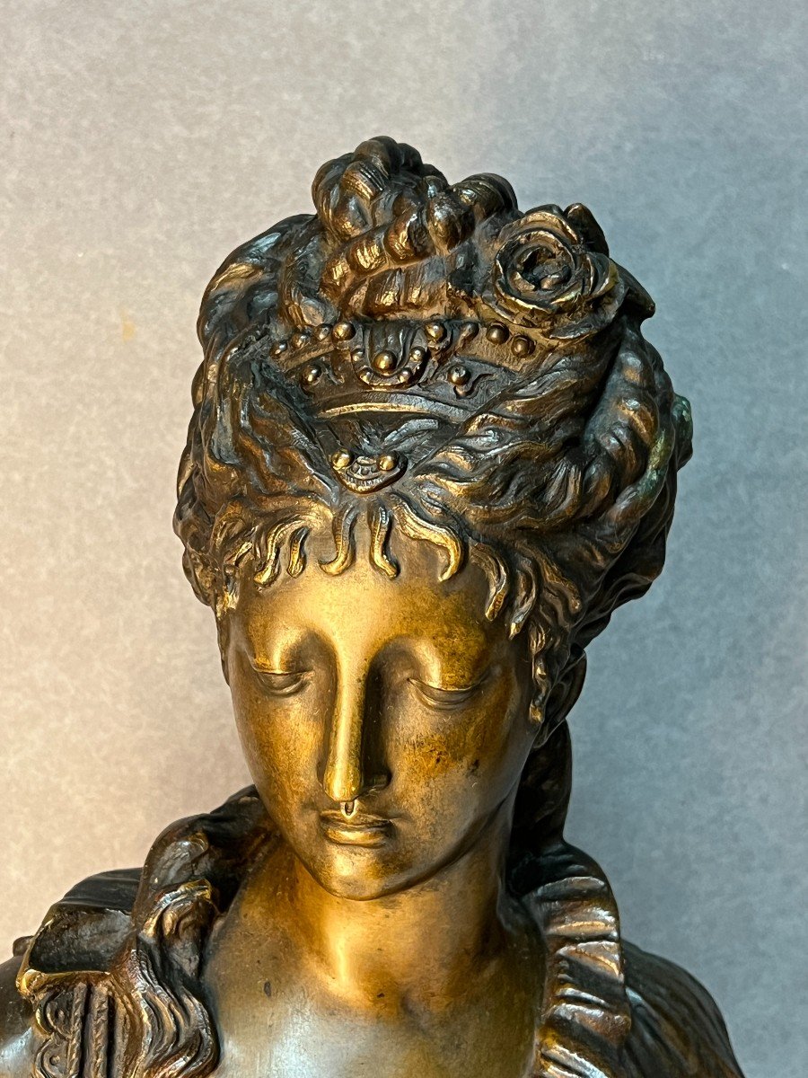 Sculpture En Bronze Représente Un Buste De Femme élégante, Signée Par l'Artiste Eugène Rousseau-photo-3