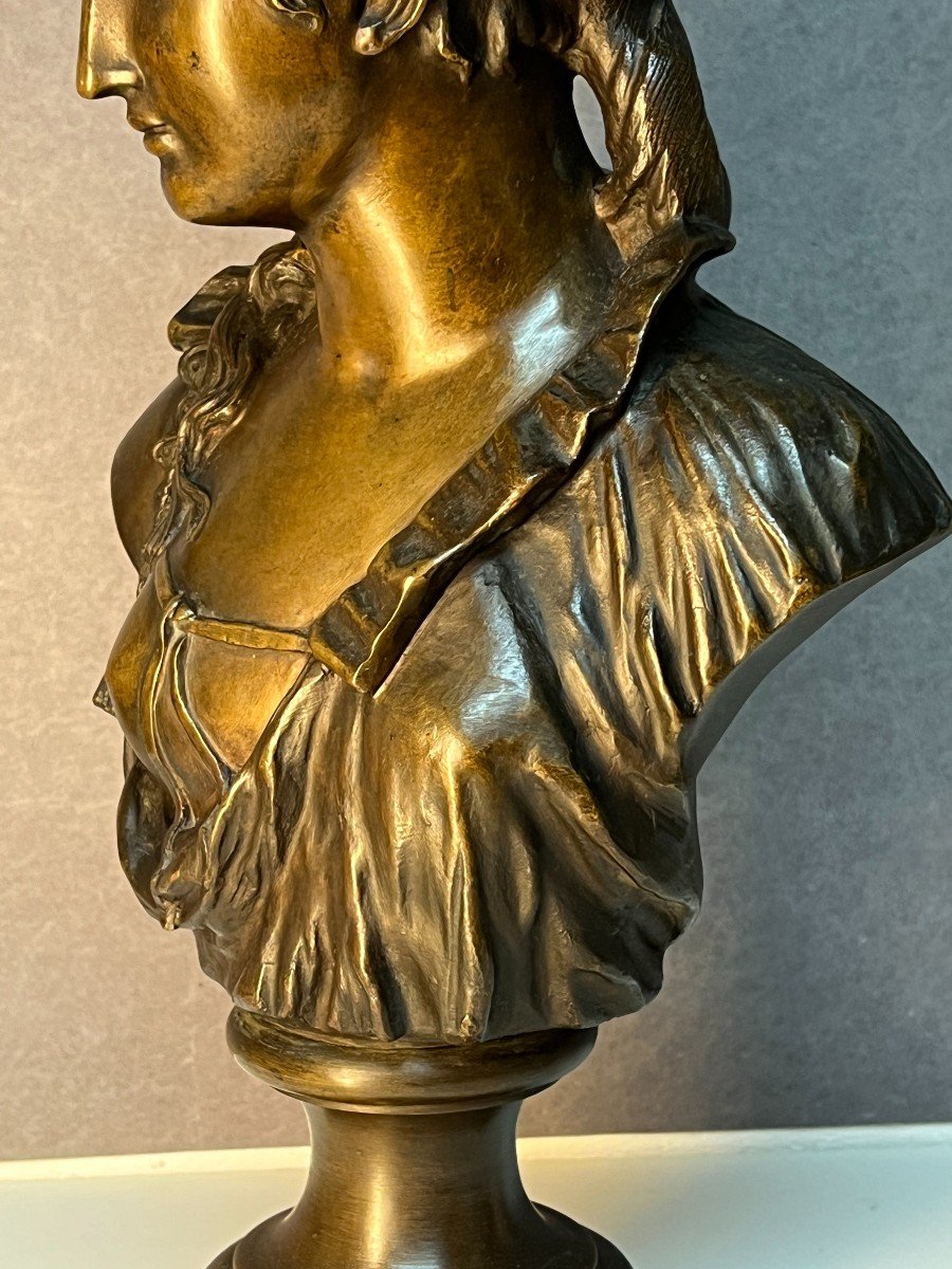 Sculpture En Bronze Représente Un Buste De Femme élégante, Signée Par l'Artiste Eugène Rousseau-photo-5