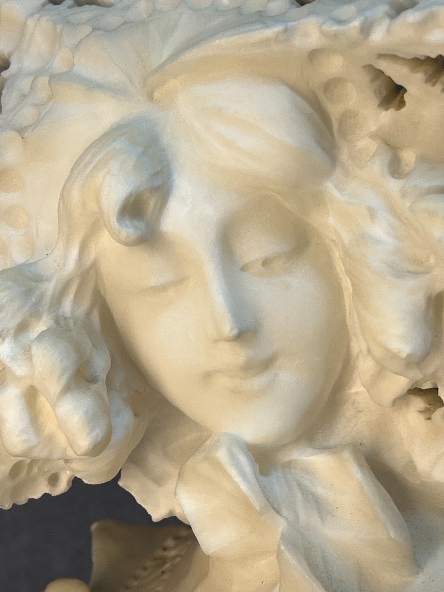 Très Jolie Sculpture En Albâtre Représentant Une Jeune Femme Habillée De Dentelles, Art Nouveau-photo-4