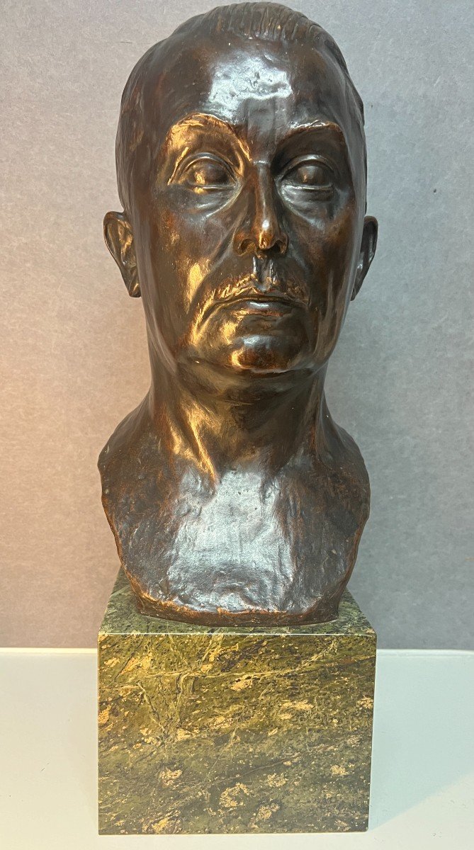 Important Buste En Bronze , Portrait d'Homme, Signé De Joseph Van Goolen, Sur Socle Marbre