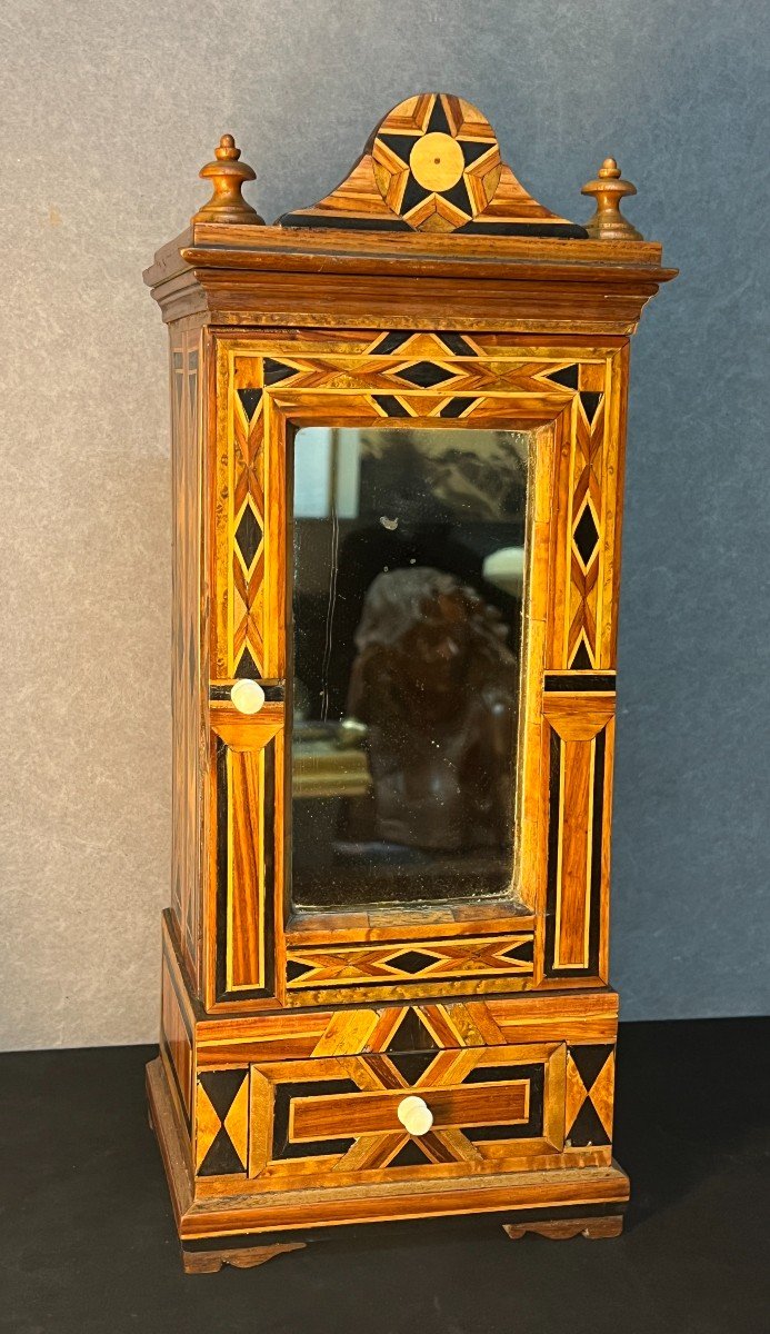 Très Belle Armoire De Maitrise En Bois Et Marqueterie,  XIXe Siècle, Petite Taille