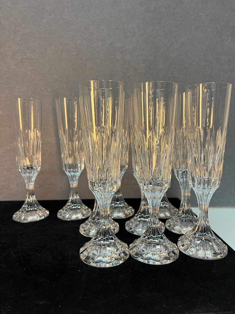 Série De 10 Flûtes à Champagne En Cristal De Baccarat, Modèle Assas, Hauteur 21.6 Cm-photo-1