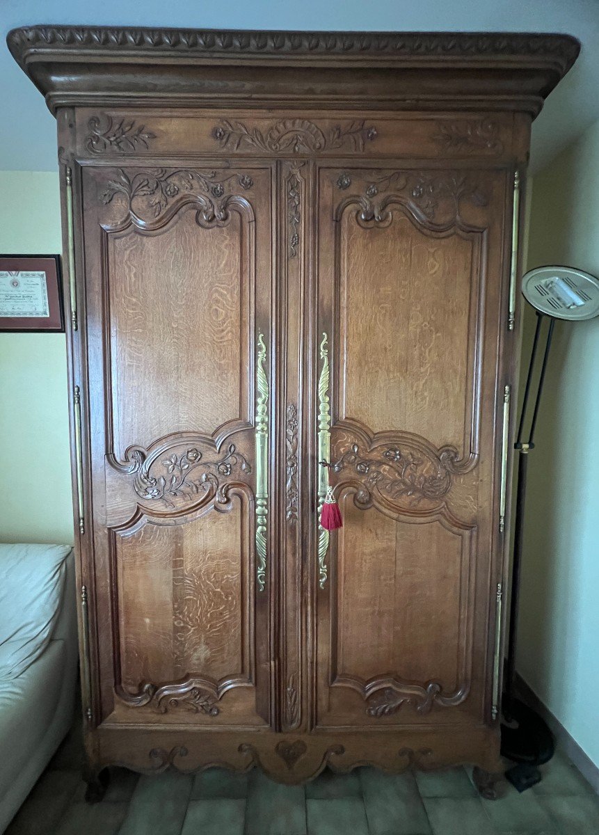 Antique And Imposing Louis XV Wardrobe In Light Solid Oak, Early 19th Century, Complete Lock