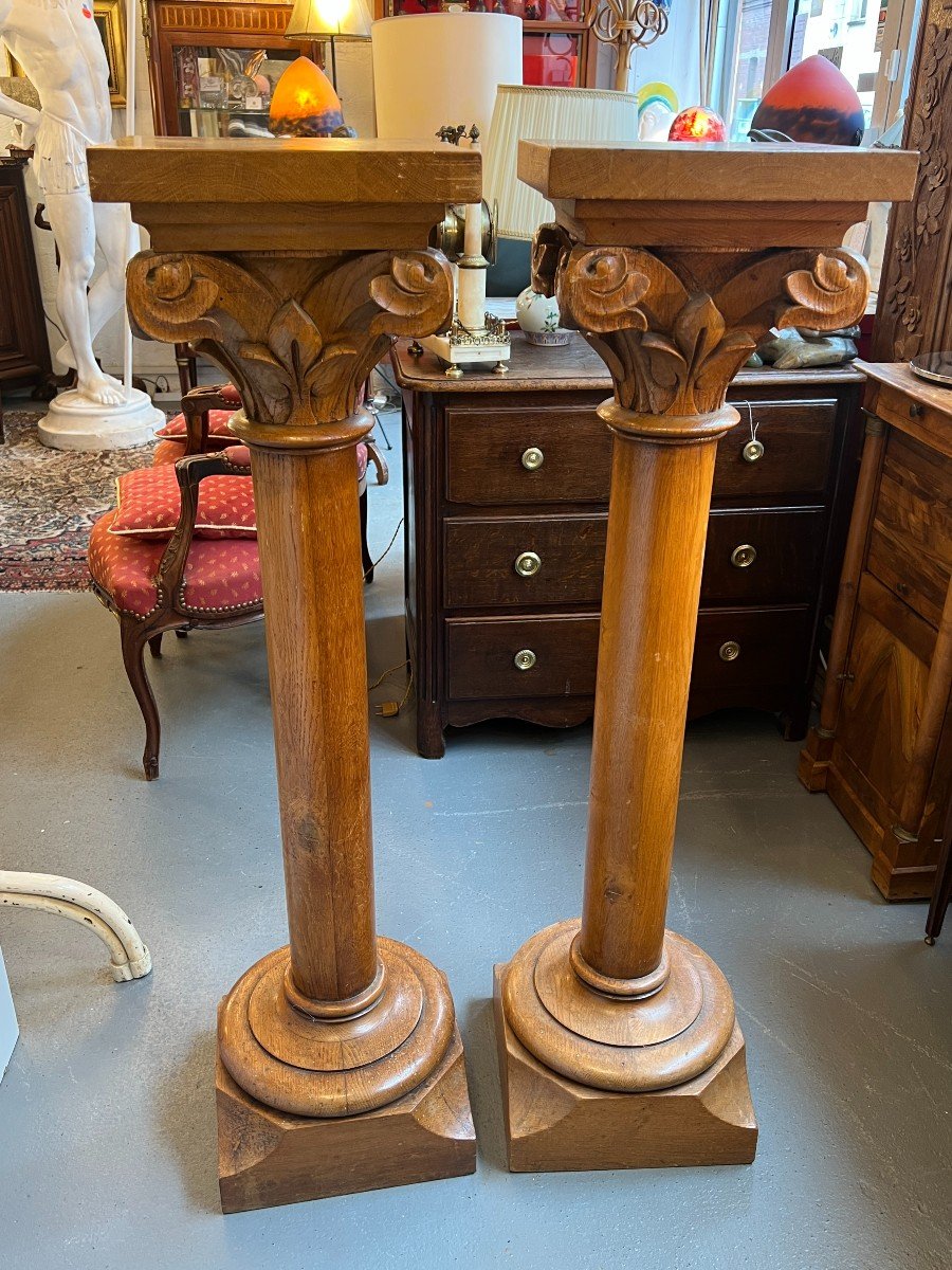 Paire De Colonnes En Chêne Clair Sculpté Fin XIXe, Belle Qualité, Décor De Chapiteau 