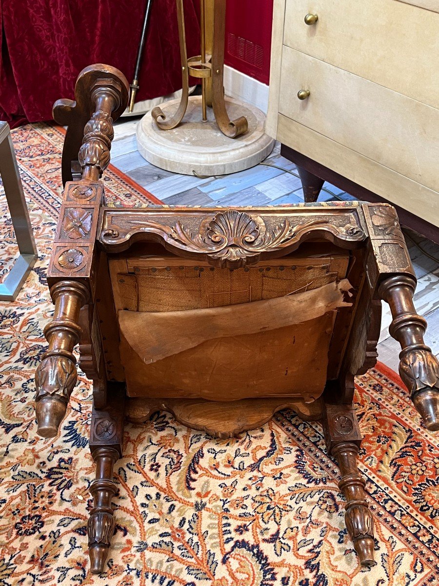 Fauteuil d'Angle Néo Renaissance XIXe Siècle, Sculpté De Têtes De Diables Et De Puttis-photo-7