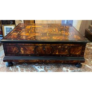 Important Old Box Covered In Tortoise Shell, Late 17th Century Period