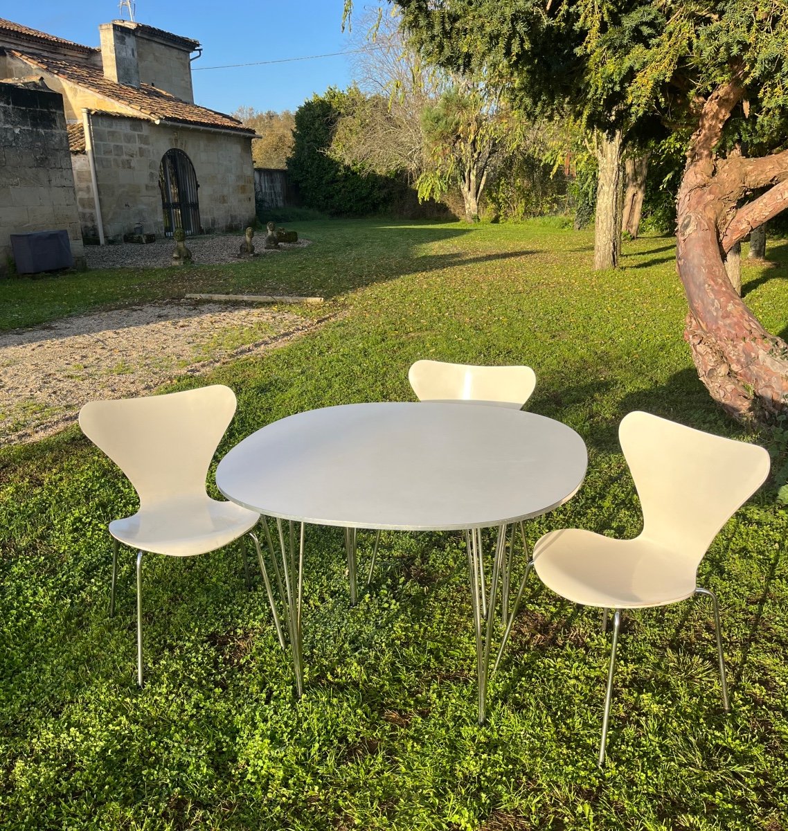 Fritz Hansen Ensemble Table Et 3 Chaises Blanches 