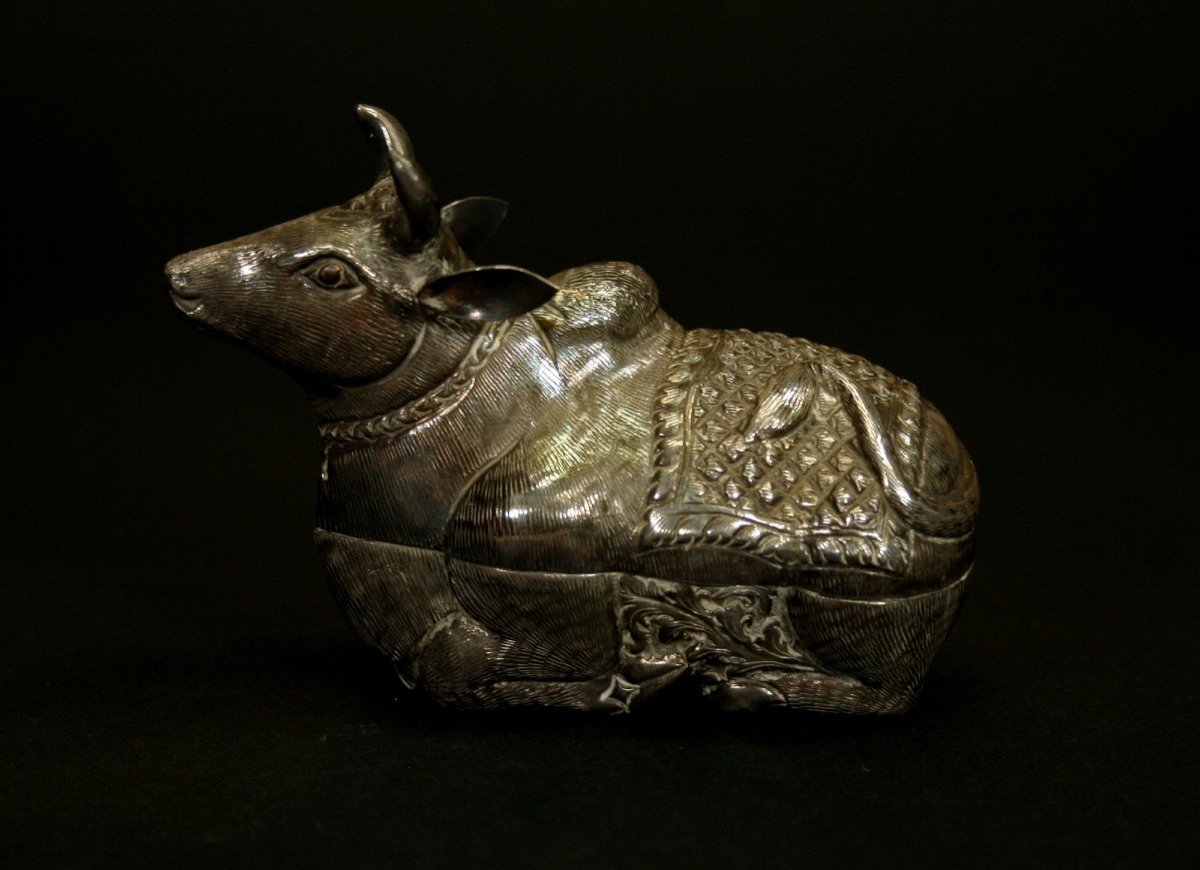 Antique Cambodian Sterling Silver Betel Box In The Form Of A Cow-photo-2