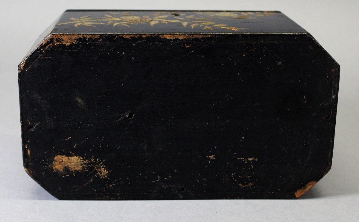 19th Century French Chinoiserie Tea Caddy Hand Painted Lacquer-photo-4