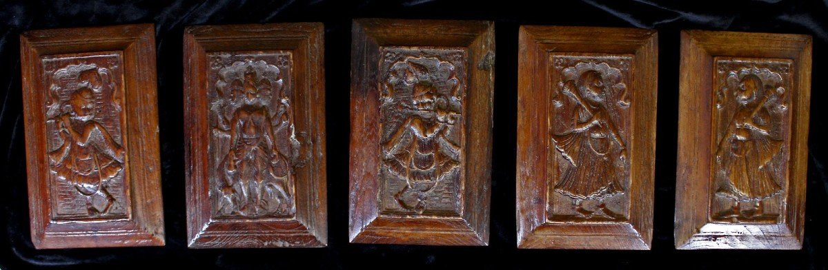 5 Panneaux Indiens En Bois Sculpté Dieu Et Déesse Temple Hindou 17ème Siècle