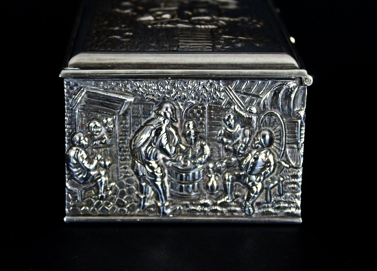 An Antique Dutch Solid Silver Cigar Box Decorated With Farm Workers Drinking-photo-3