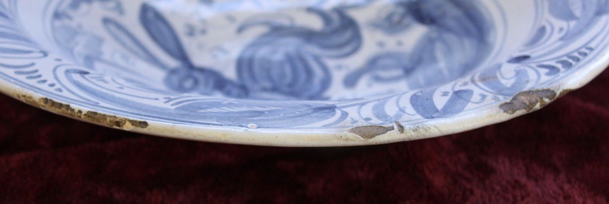 Antique Spanish Talavera Blue And White Ceramic Plate Rabbit Or Hare Early 18th Century-photo-3