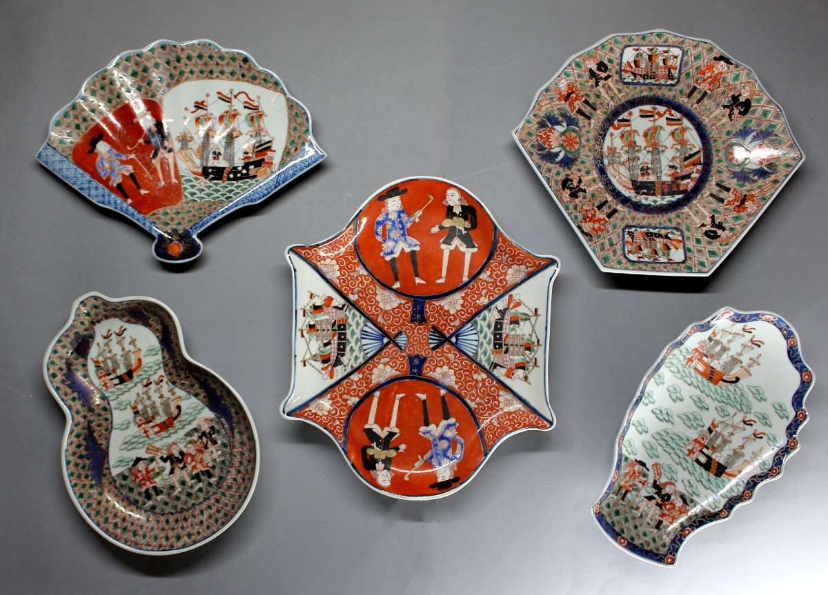 Porcelaine Japonaise Imari Antique navires noirs Nanban Hollandais  portugais 5 Pièces.