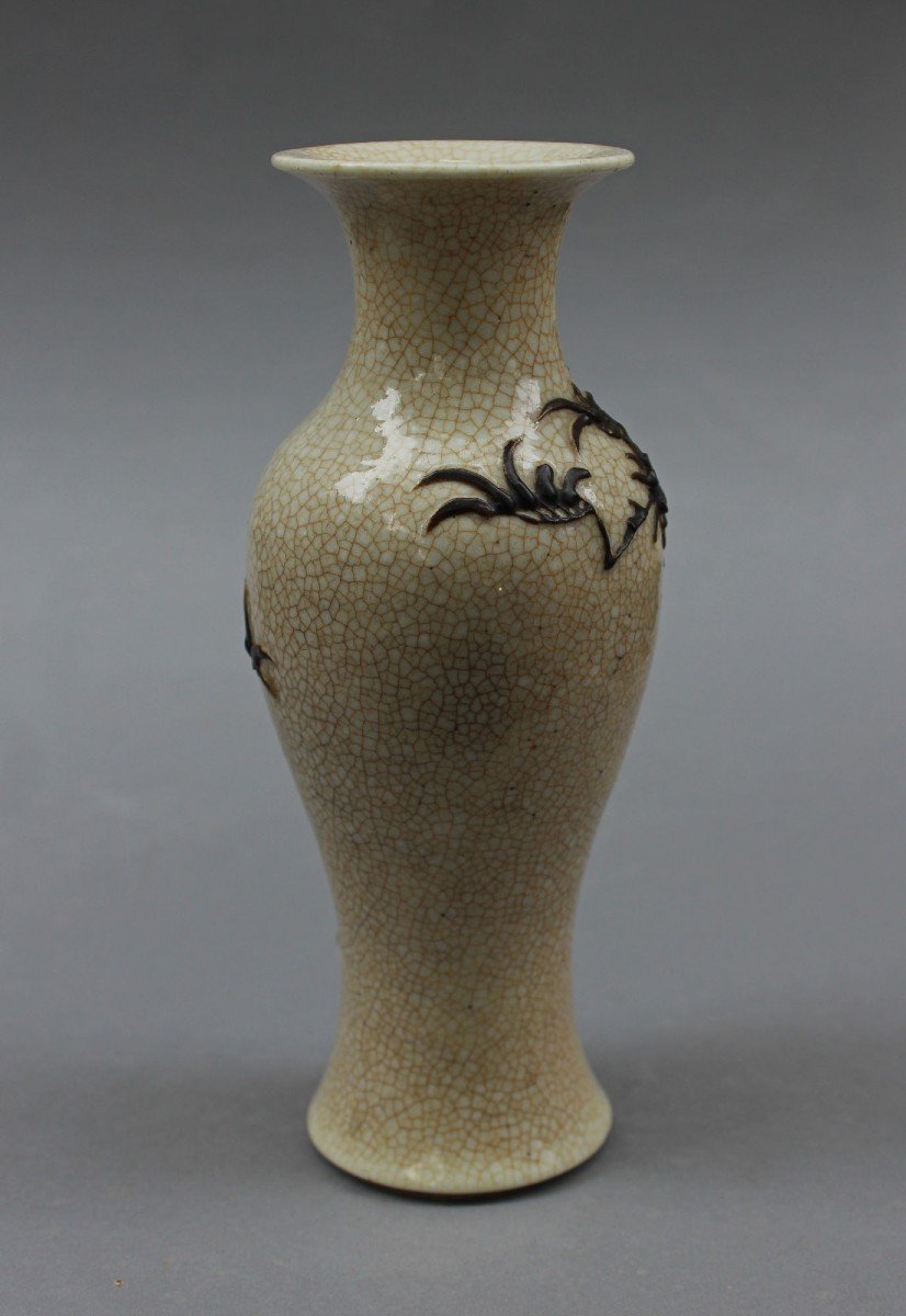 Antique Chinese Porcelain Vase Crackle Glaze With Overlay Decoration-photo-3